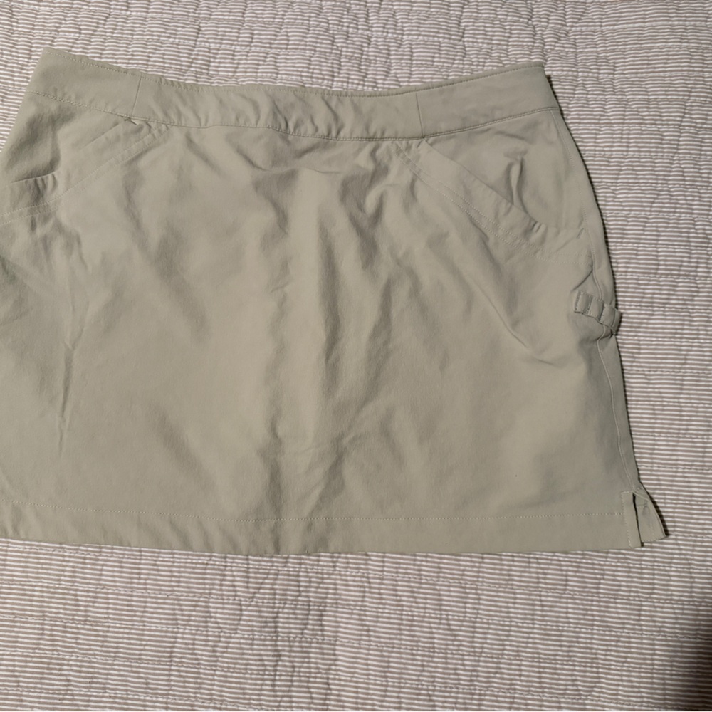 Under Armour Tan Casual Shorts